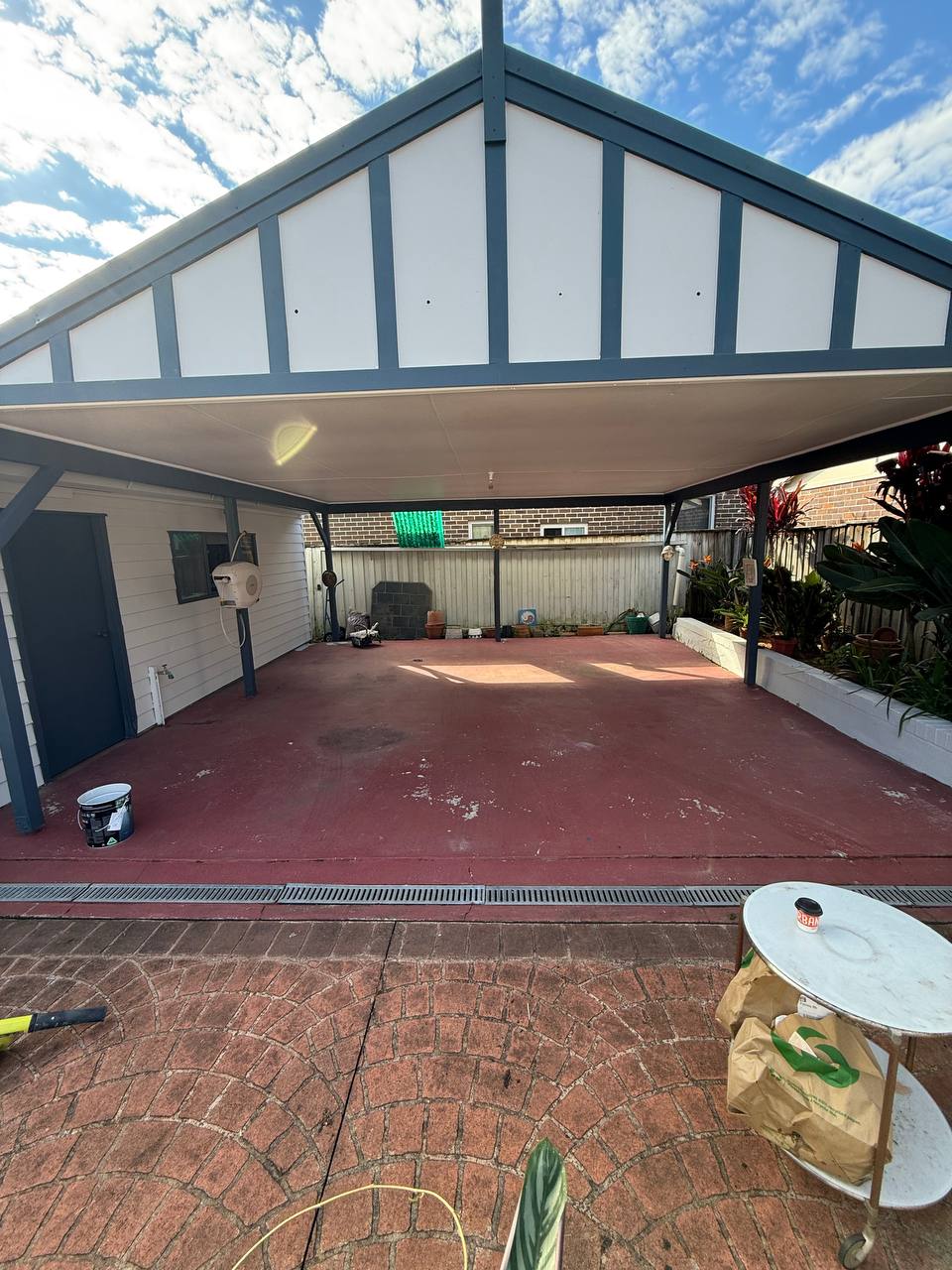BRIMO garage floor before with old red surface