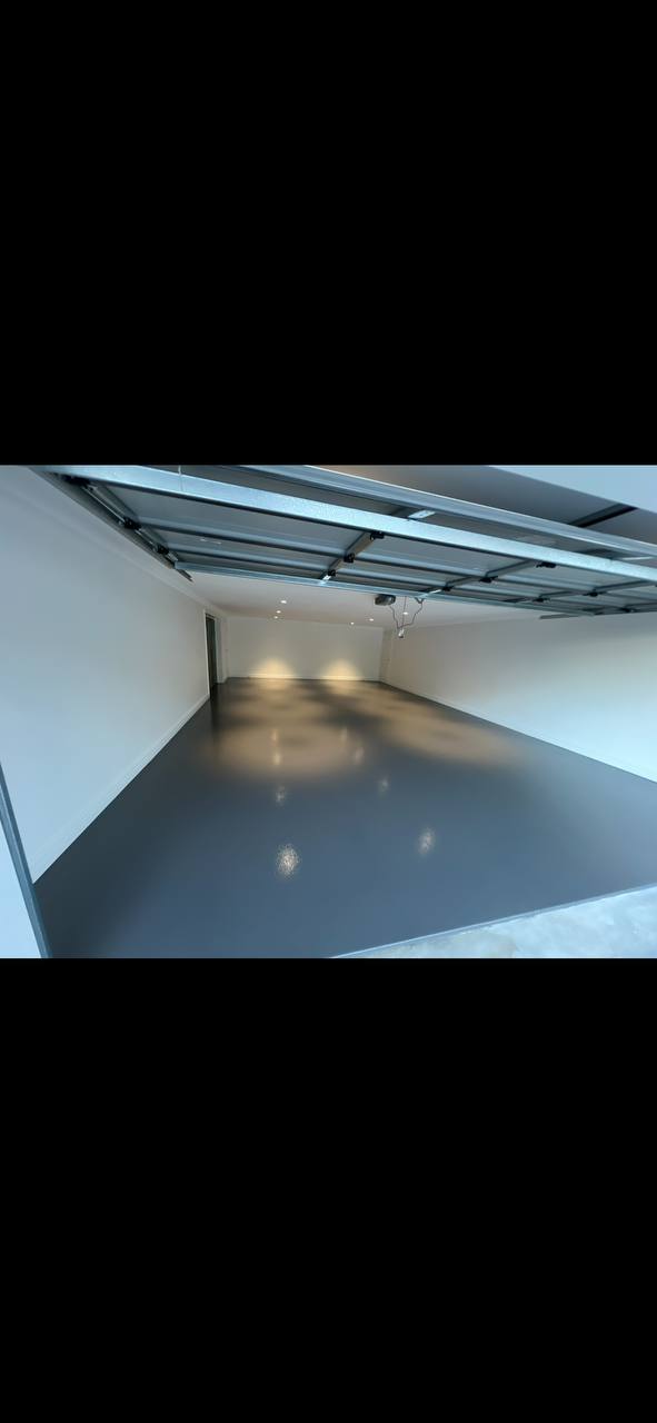 BRIMO completed smooth glossy grey garage floor